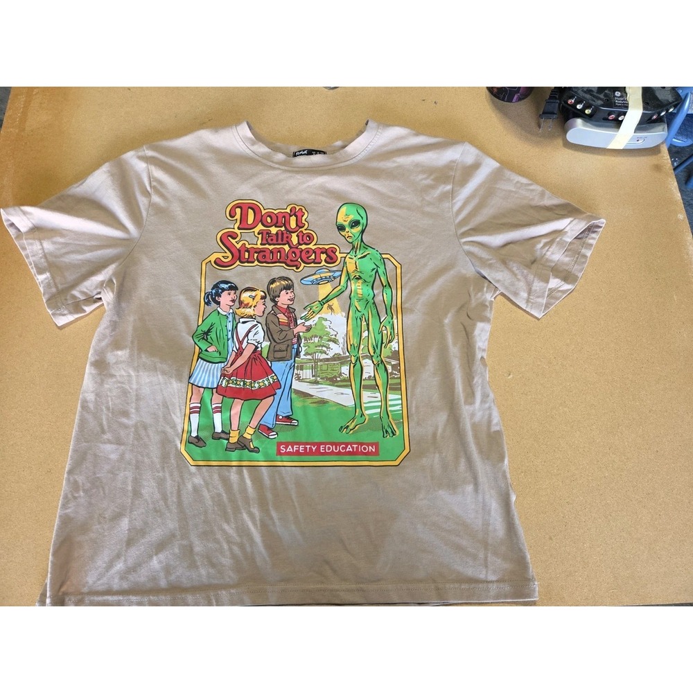 ROMWE Steven Rhodes Don't Talk to Strangers Safety Education T Shirt‎ Medium